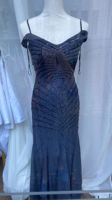 Schönes blaues Abendkleid 